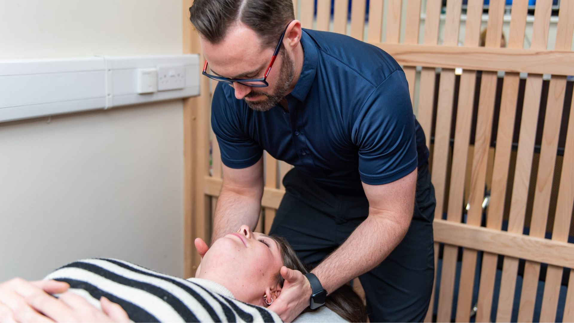 Neck Pain and Stiffness - How Can a Chiropractor Help Reduce Them